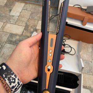 Dyson Straightener
